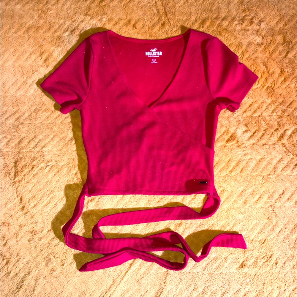 Women’s small Hollister V-neck ribbed shirt with wraparound tie. Red. Crossover